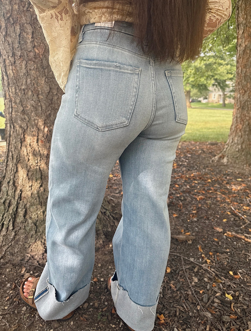 Mid Rise Wide Leg Jeans