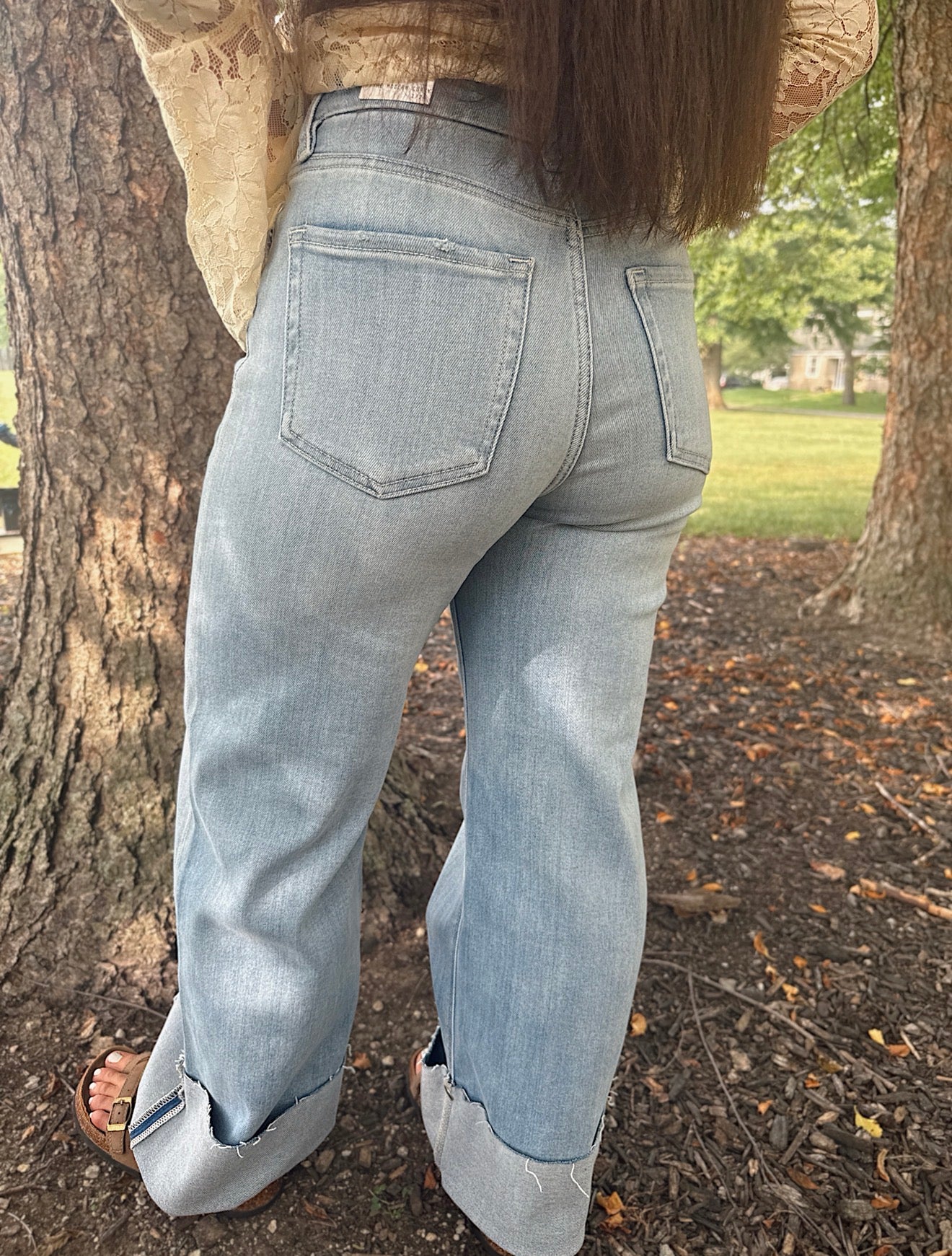 Mid Rise Wide Leg Jeans