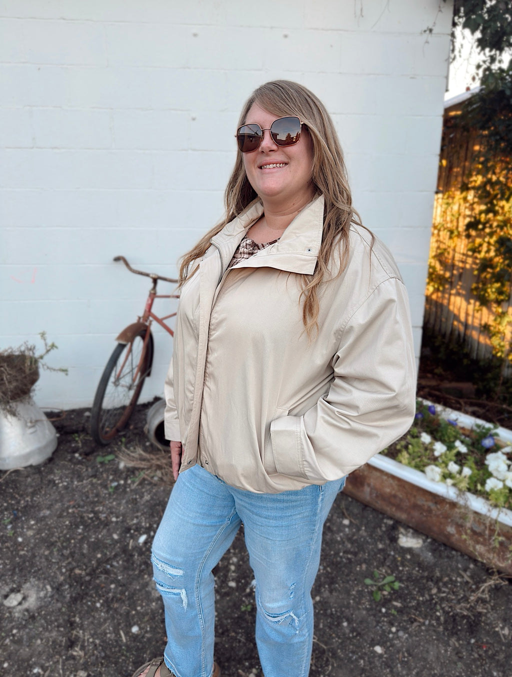 Curvy - Essential Mock Neck Zip-Up