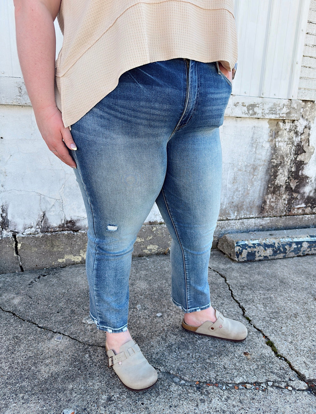 Curvy - High Rise Stretch Distressed Ankle Straight Jeans