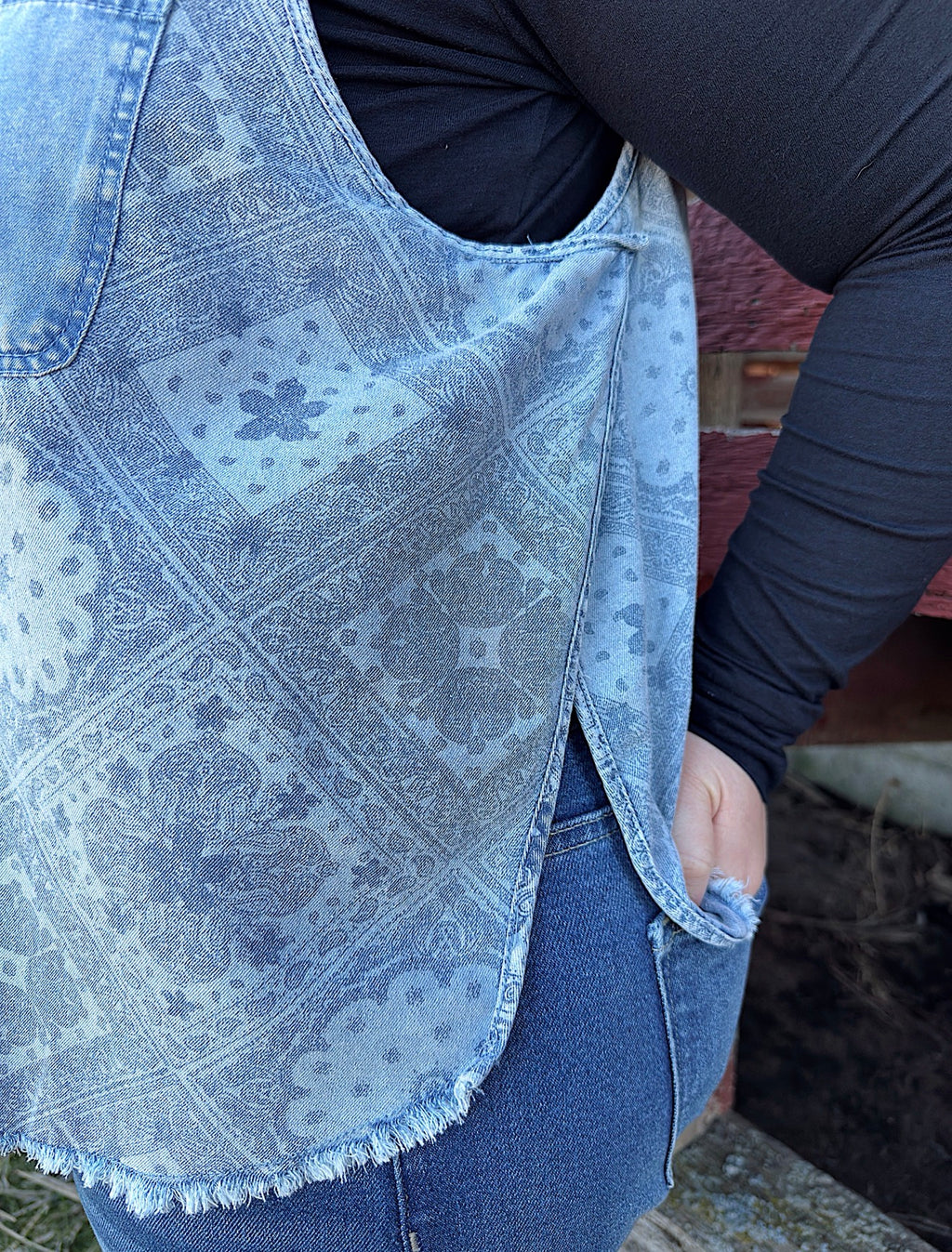 Curvy - Paisley Printed Washed Chambray Top