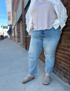 Curvy - Mid Rise Straight Jeans
