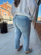 Curvy - Mid Rise Straight Jeans