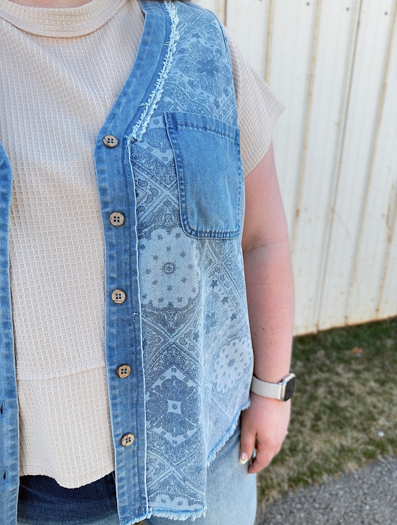 Curvy - Paisley Printed Washed Chambray Top